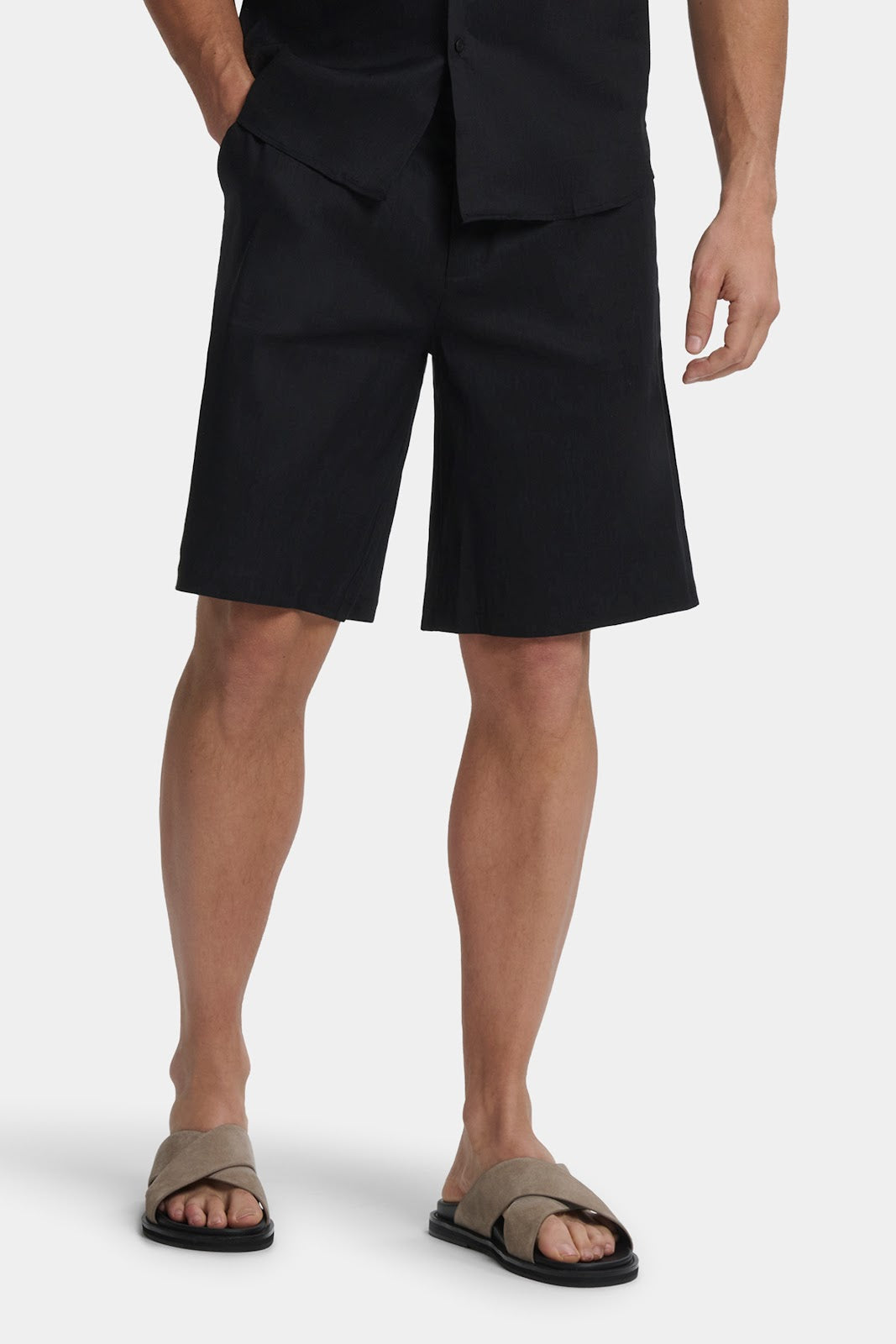 LOS PANTALONES CORTOS DE LINO