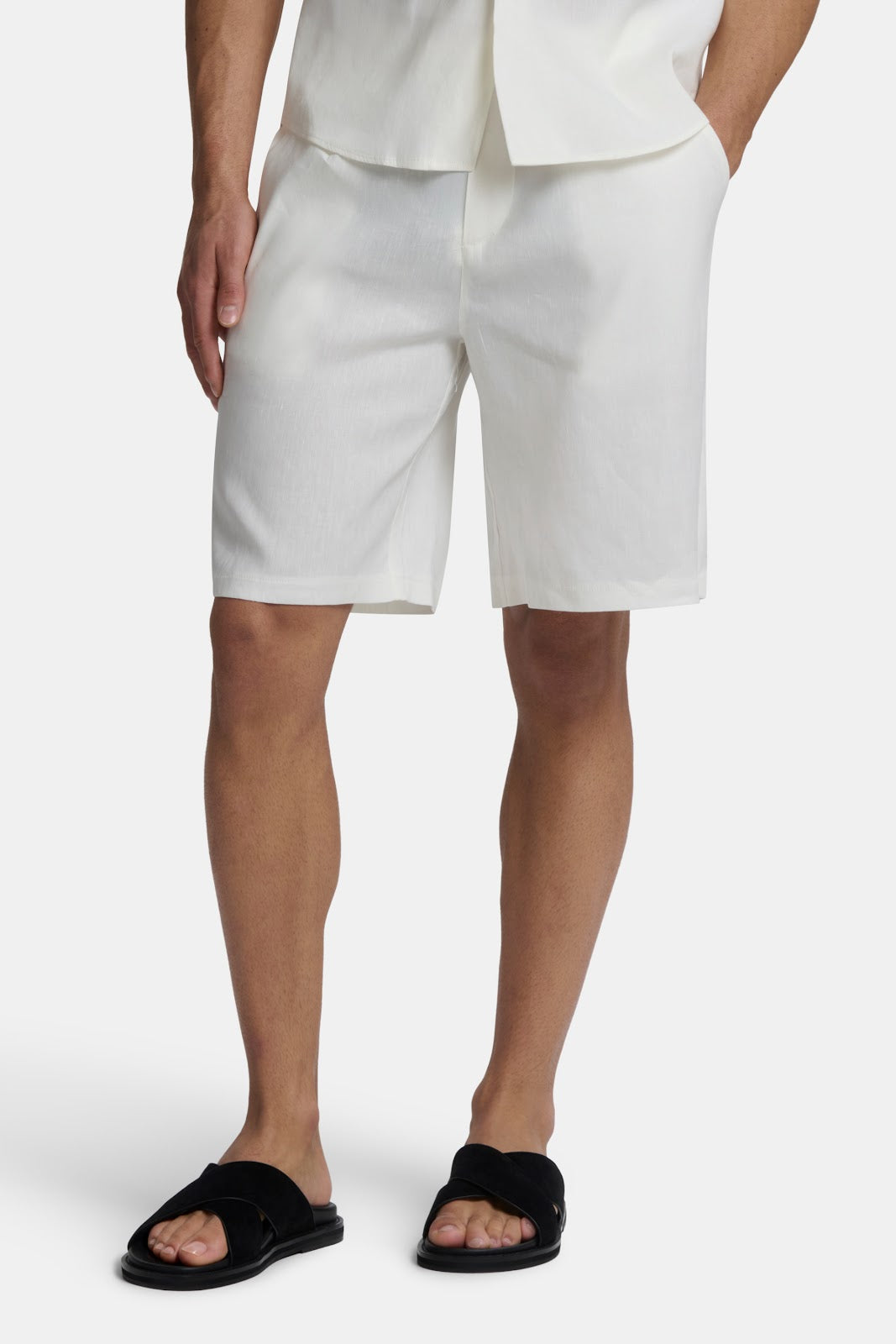LOS PANTALONES CORTOS DE LINO