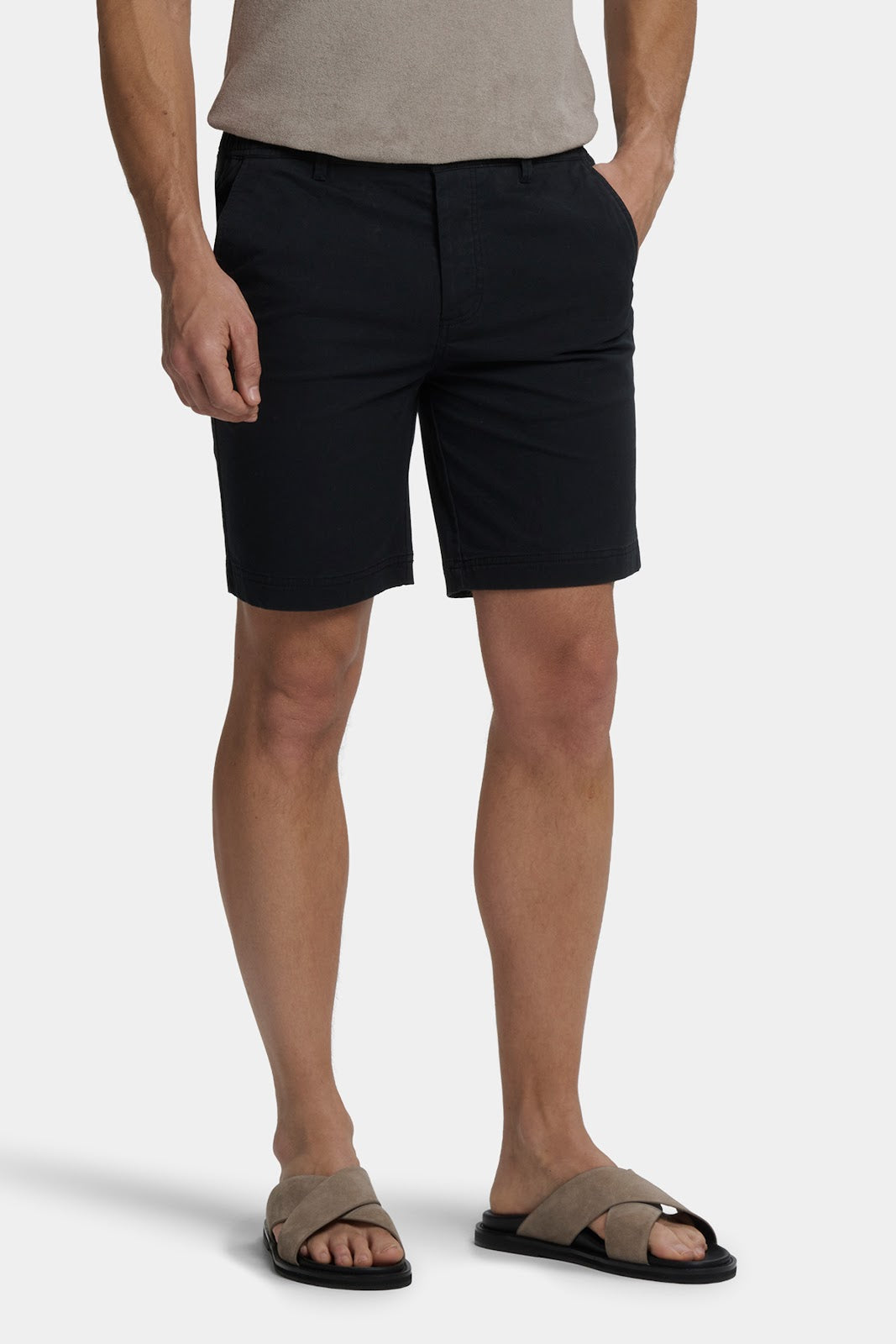 PANTALON CORTO ENTALLADO