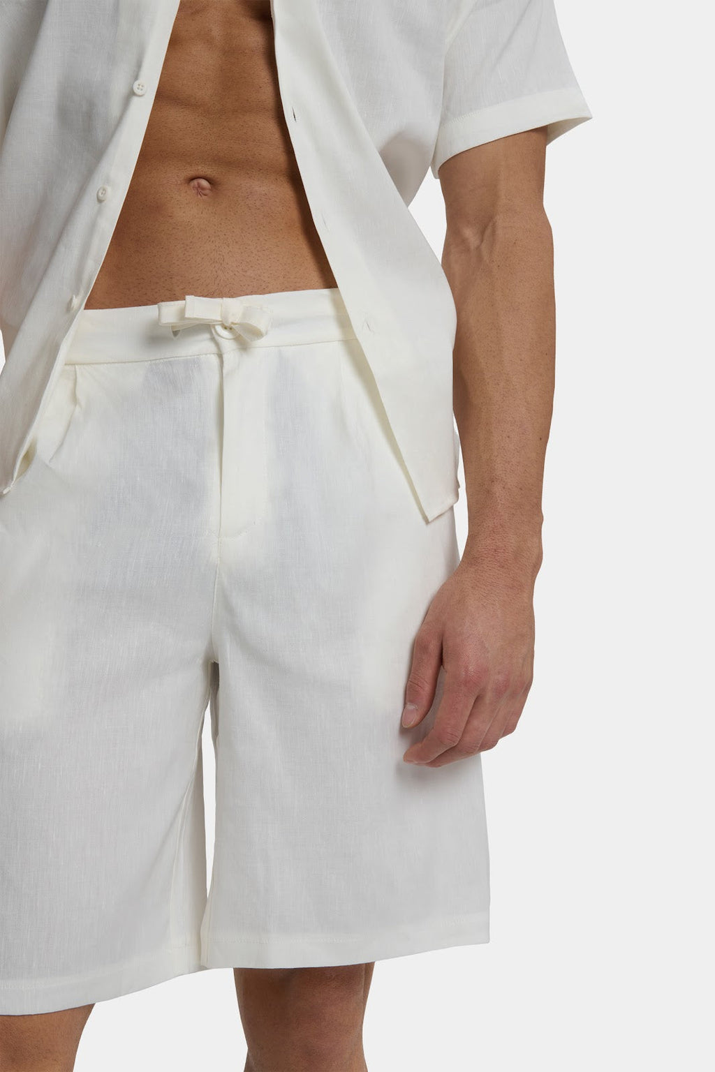 LOS PANTALONES CORTOS DE LINO