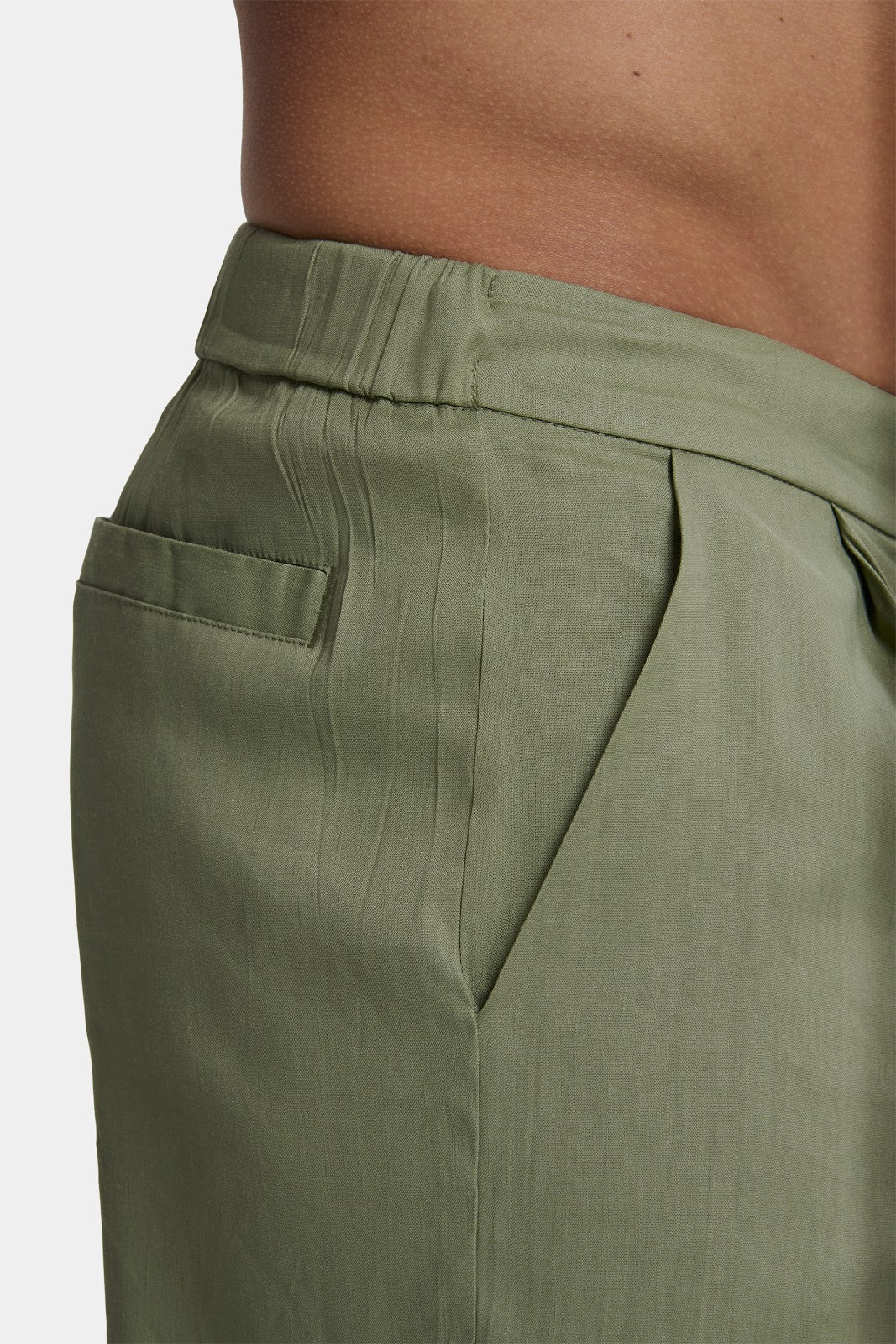 LOS PANTALONES CORTOS DE LINO