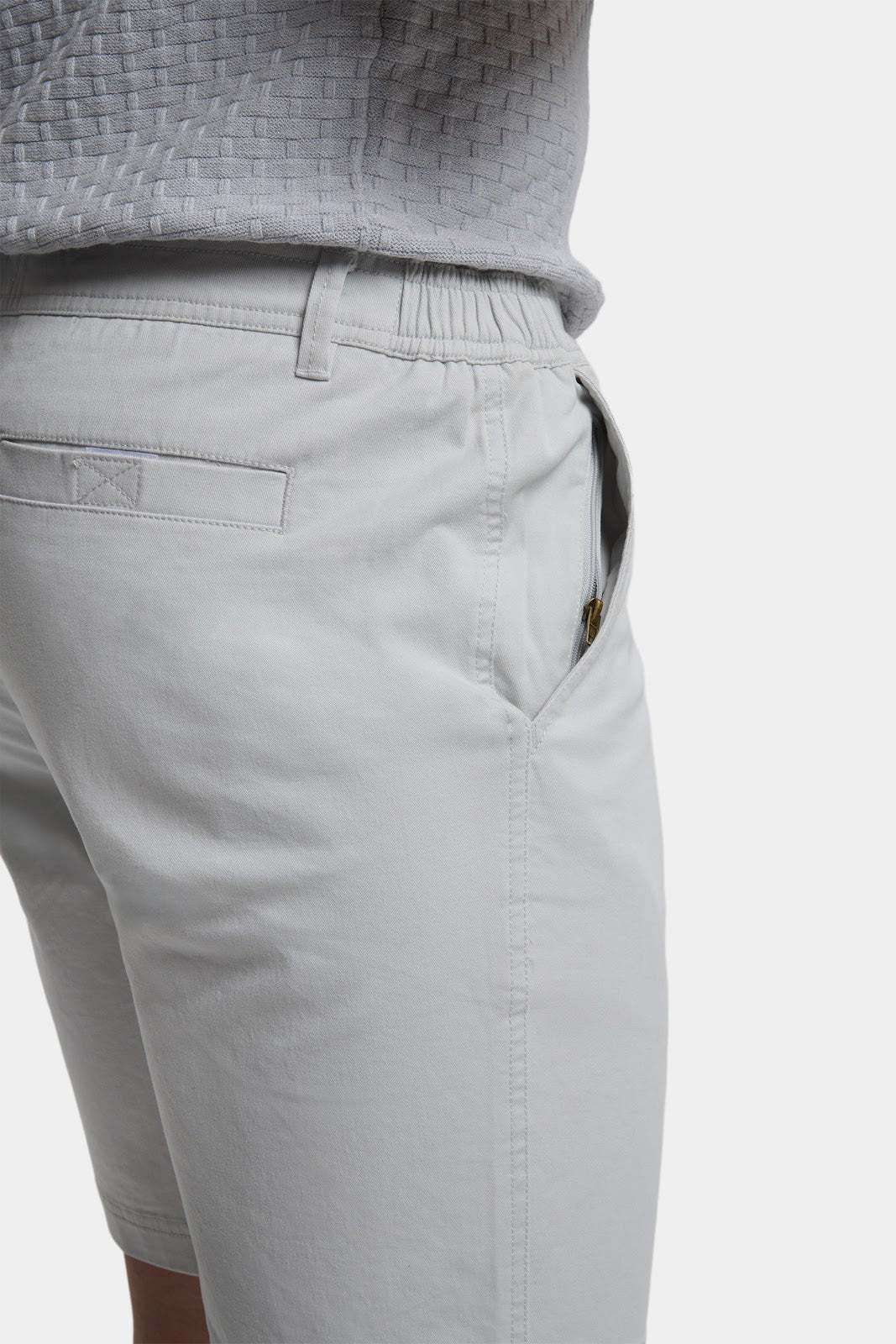 PANTALON CORTO ENTALLADO