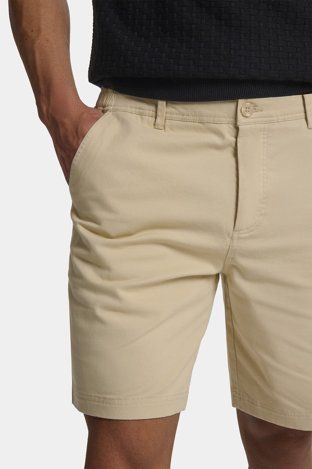 PANTALON CORTO ENTALLADO