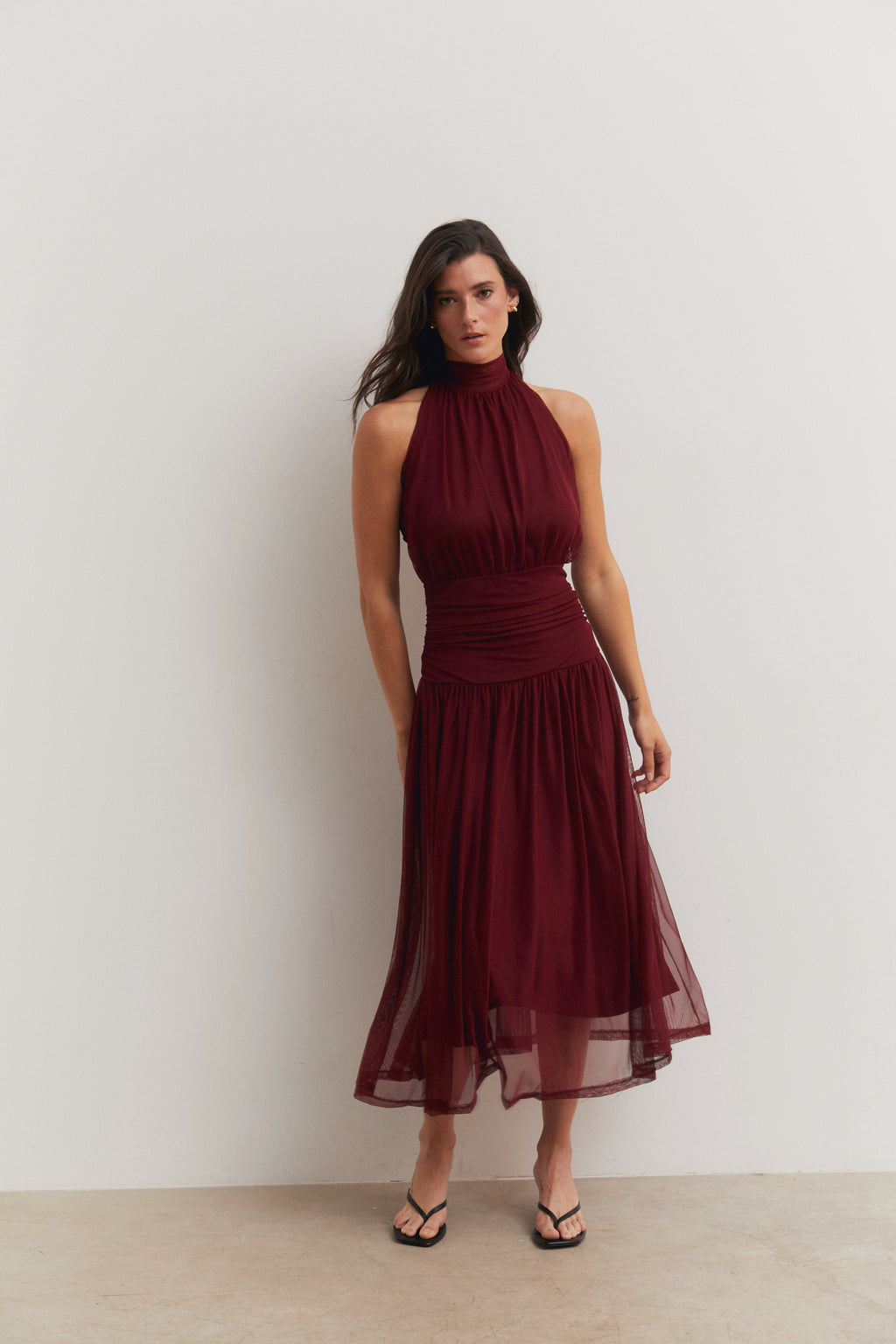 Vestido tul cuello halter granate