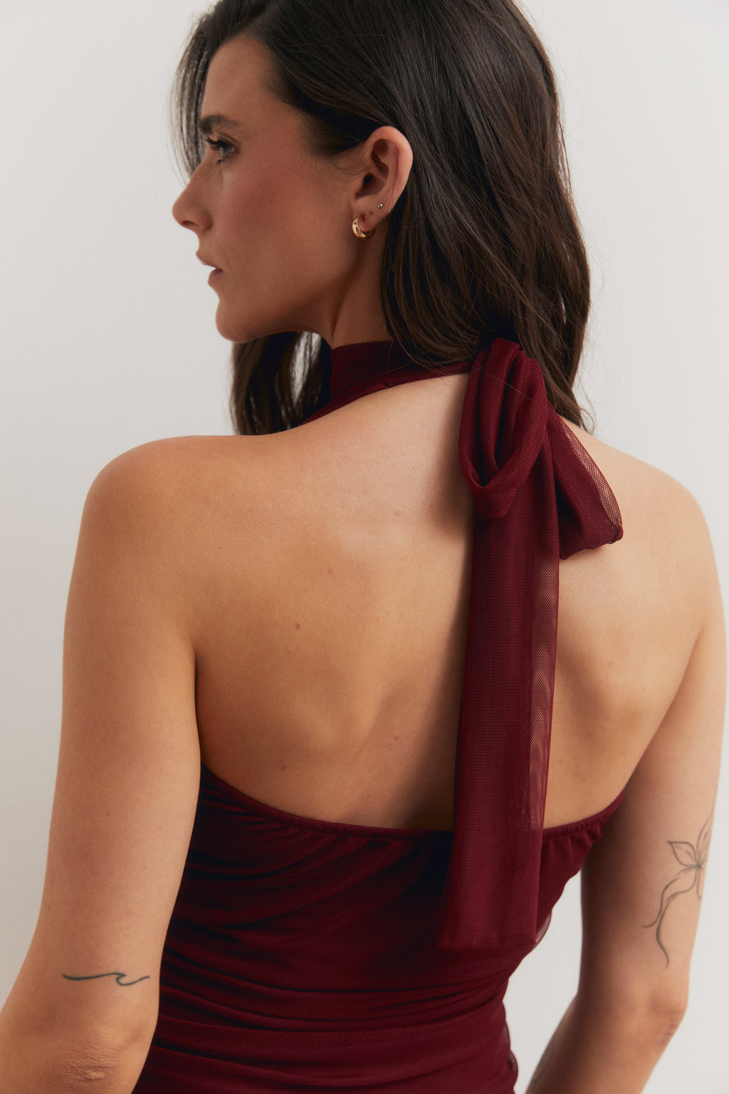 Vestido tul cuello halter granate