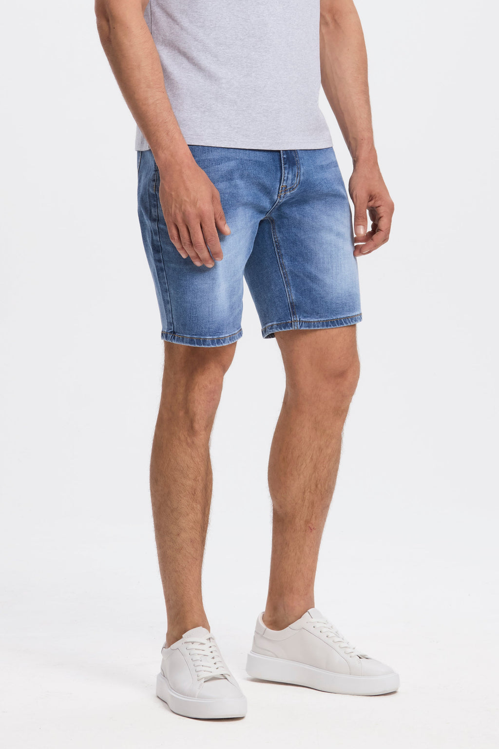 LOS PANTALONES CORTOS