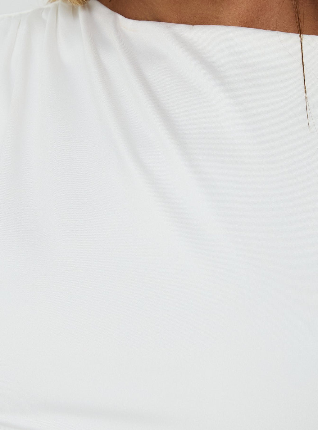 Top con aberturas blanco