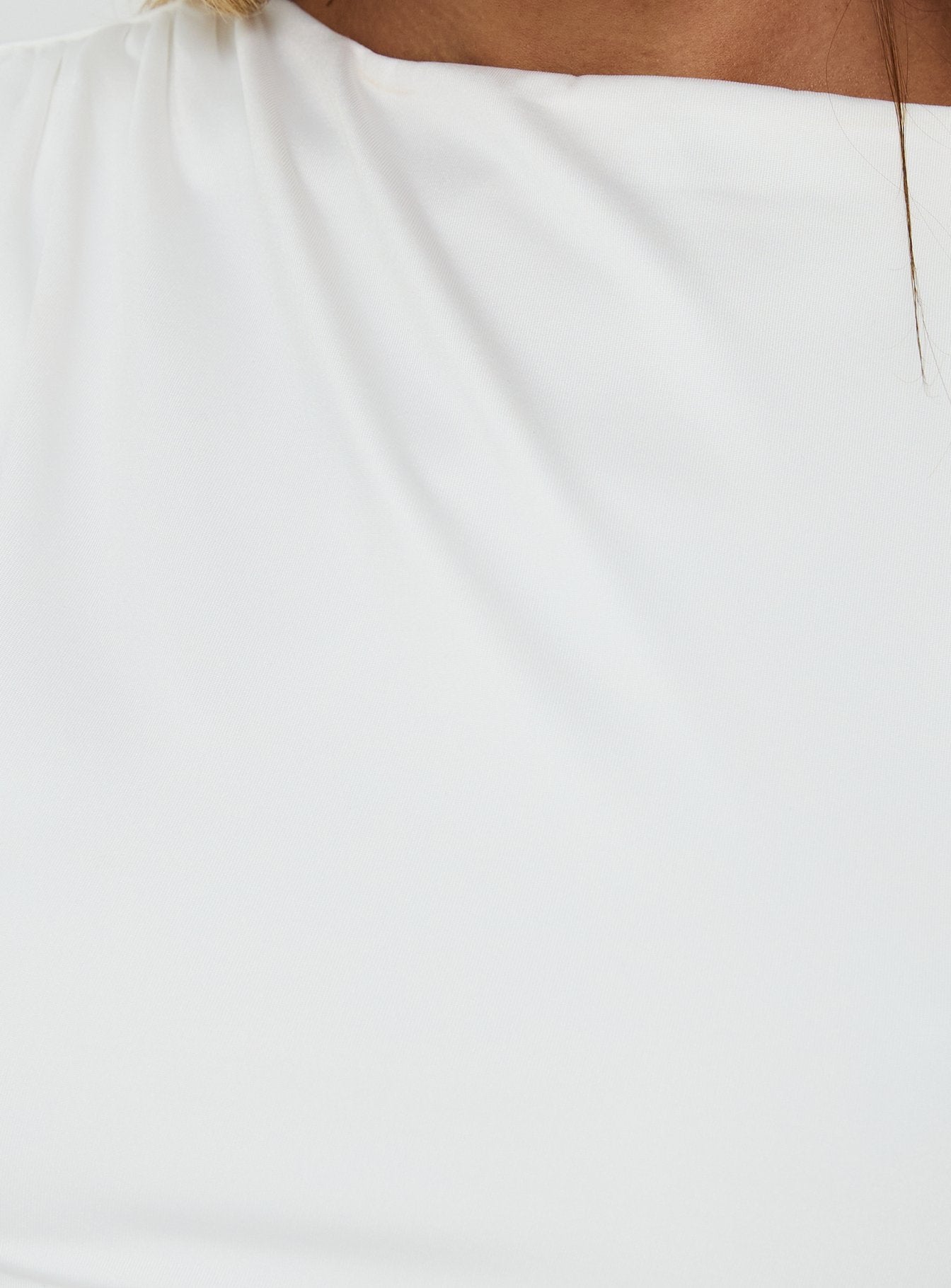 Top con aberturas blanco