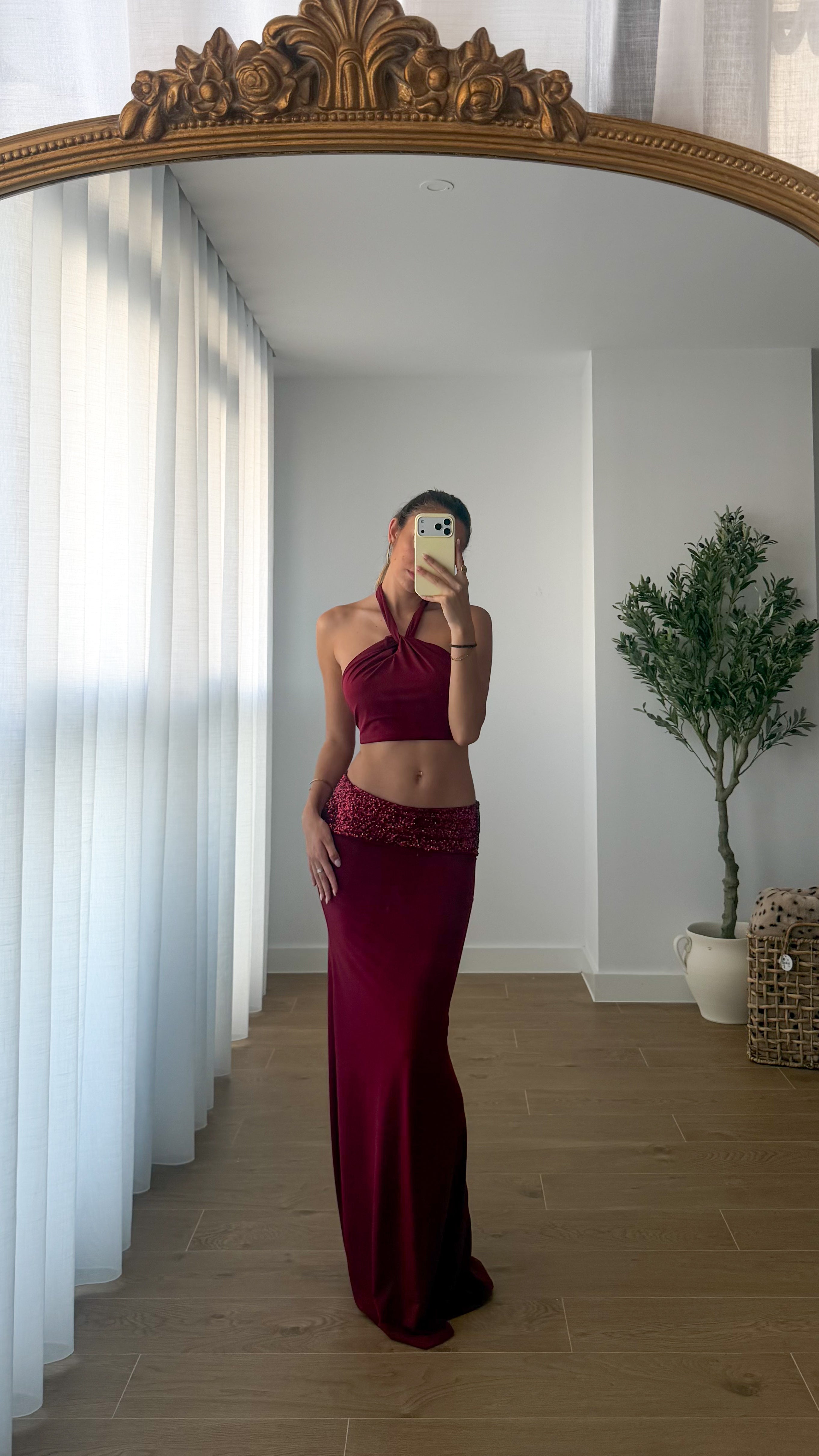 conjunto de top y falda - burdeos