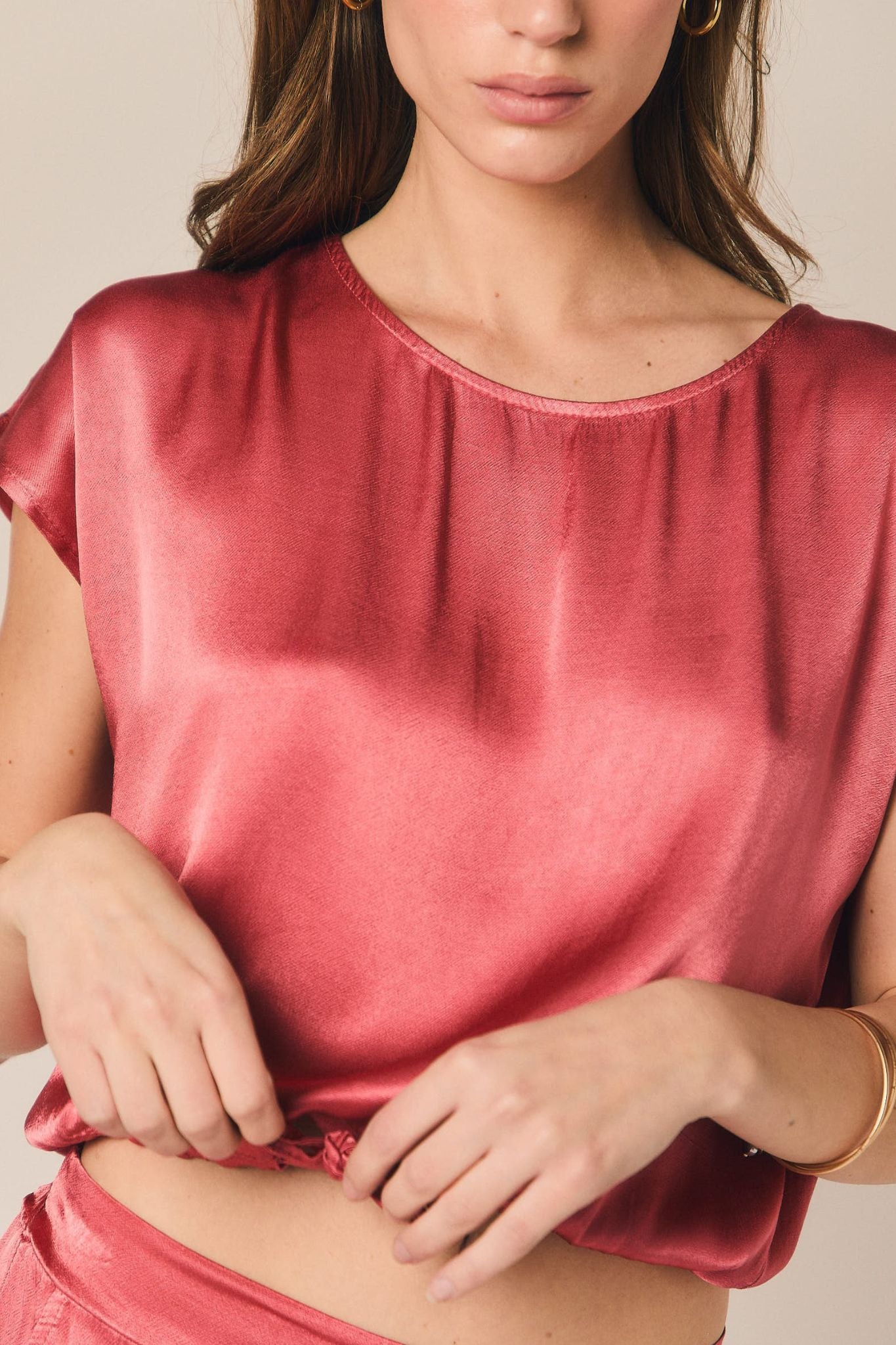 Camiseta raso con cordón fresa