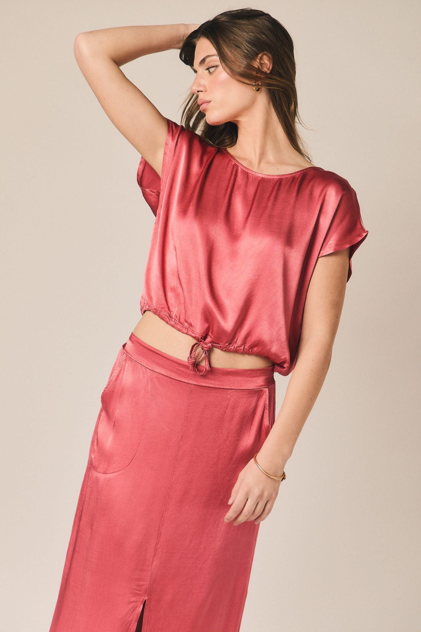 Camiseta raso con cordón fresa