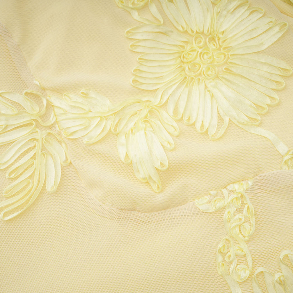 Vestido largo tipo corsé con apliques florales amarillos
