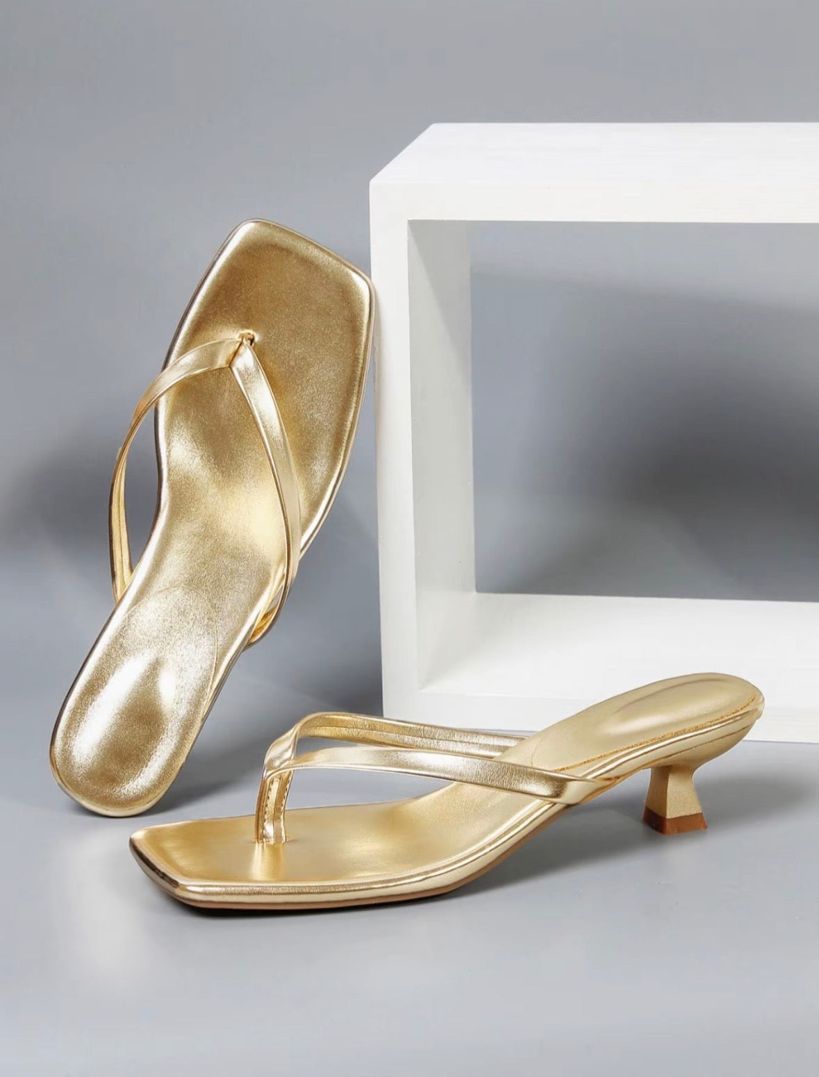 Sandalias de tacón alto para mujer en color liso, elegantes zapatos sin cierre con punta cuadrada, ideales para fiestas, uso diario y ocasiones especiales. Calzado femenino para mujeres y niñas.