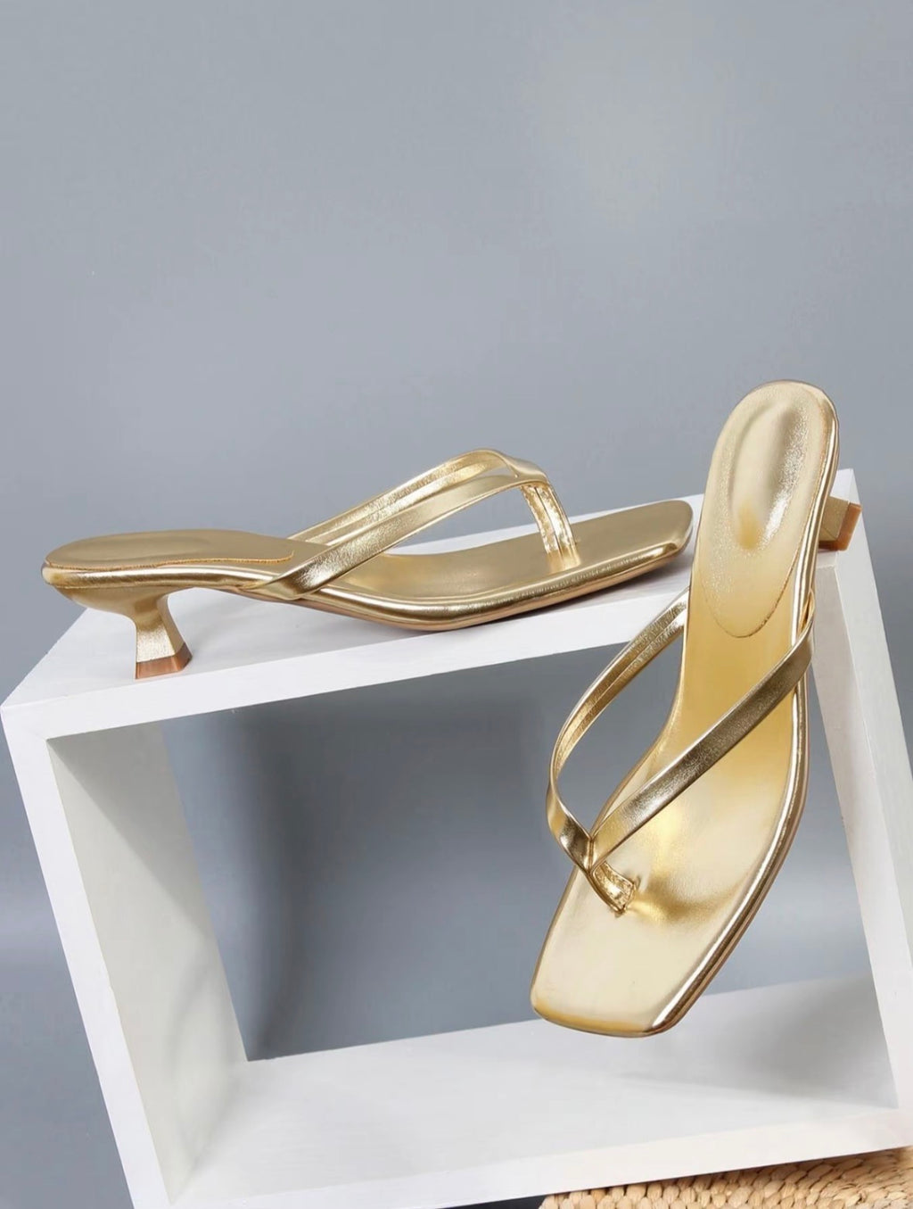 Sandalias de tacón alto para mujer en color liso, elegantes zapatos sin cierre con punta cuadrada, ideales para fiestas, uso diario y ocasiones especiales. Calzado femenino para mujeres y niñas.
