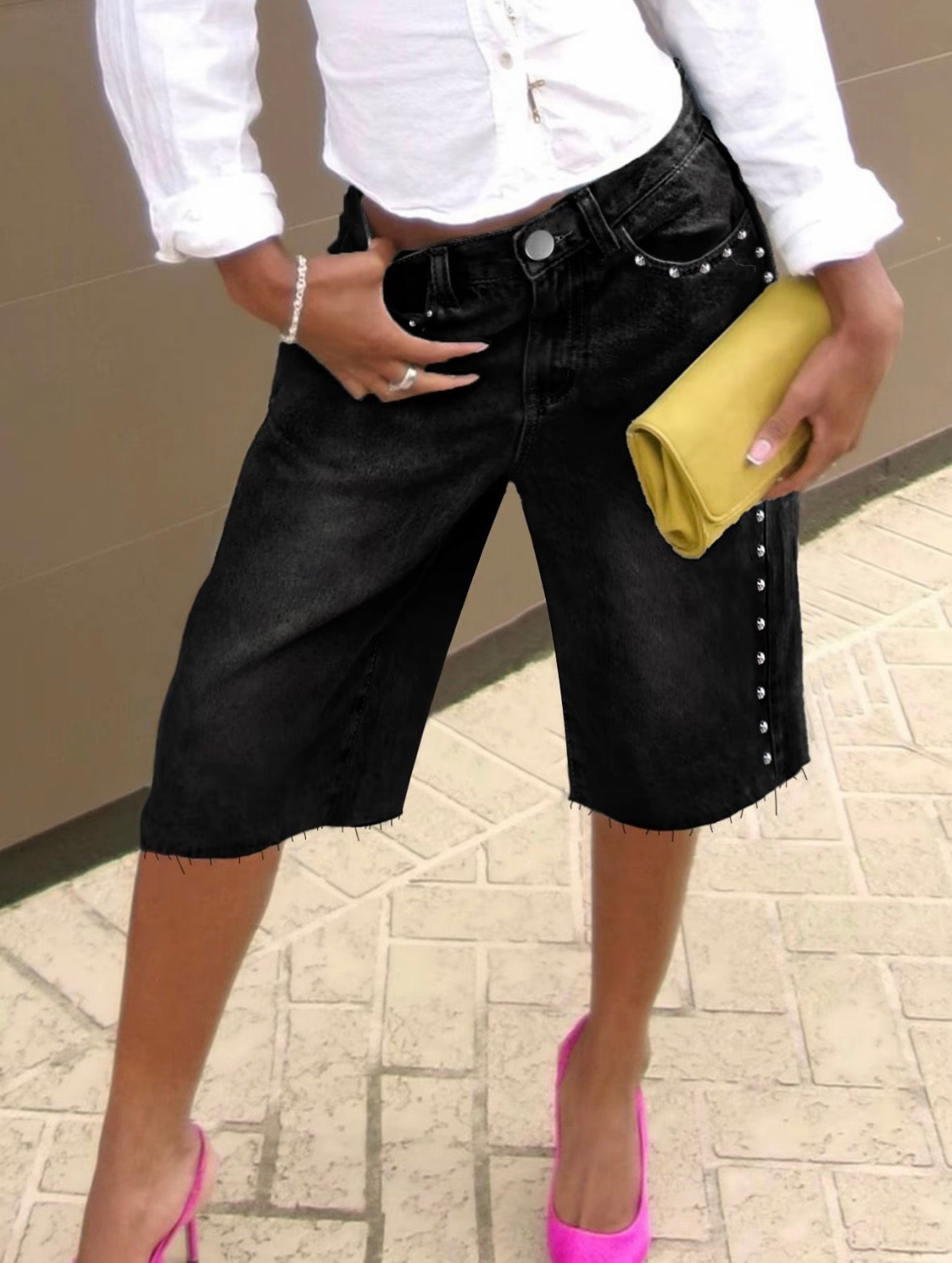 Shorts vaqueros de cintura alta para mujer, con diseño de pierna ancha, detalles de tachuelas y bajo deshilachado. Pantalones cortos de inspiración vintage, ideales para crear looks urbanos y elegantes, perfectos para brunch, citas y el día a día.