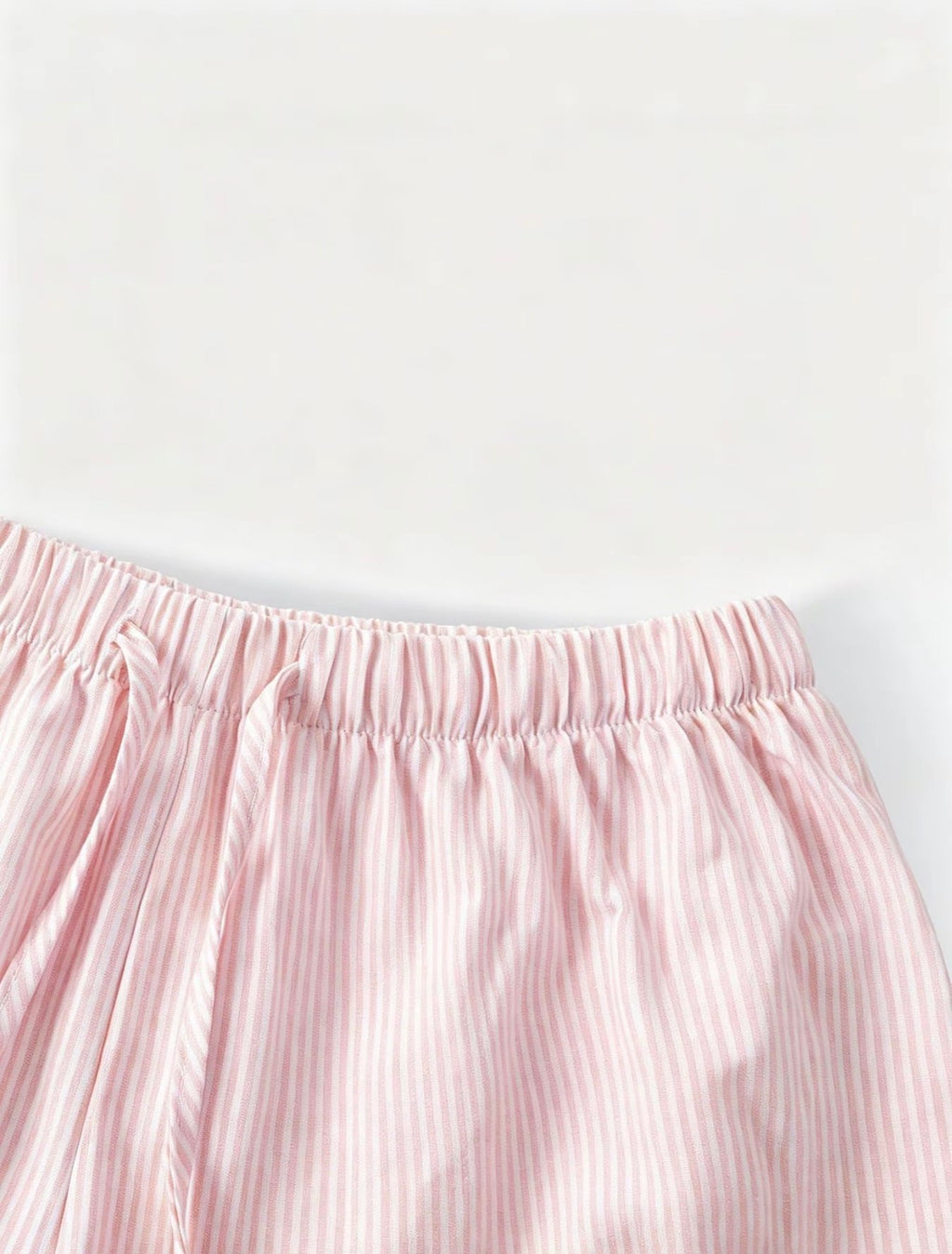 Conjunto para mujer de top halter rayado y shrts, crop top con cuello en V y recorte, shorts con cintura elástica, estilo elegante y casual, ideal para vacaciones de verano en la playa