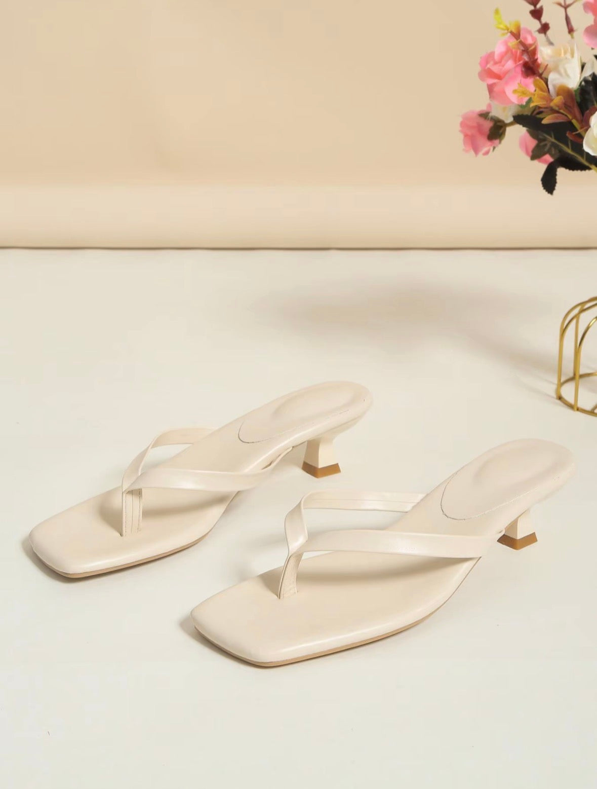 Sandalias de tacón alto para mujer en color liso, elegantes zapatos sin cierre con punta cuadrada, ideales para fiestas, uso diario y ocasiones especiales. Calzado femenino para mujeres y niñas.