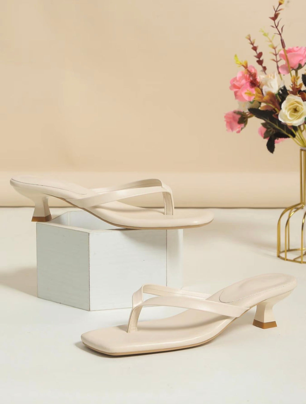 Sandalias de tacón alto para mujer en color liso, elegantes zapatos sin cierre con punta cuadrada, ideales para fiestas, uso diario y ocasiones especiales. Calzado femenino para mujeres y niñas.