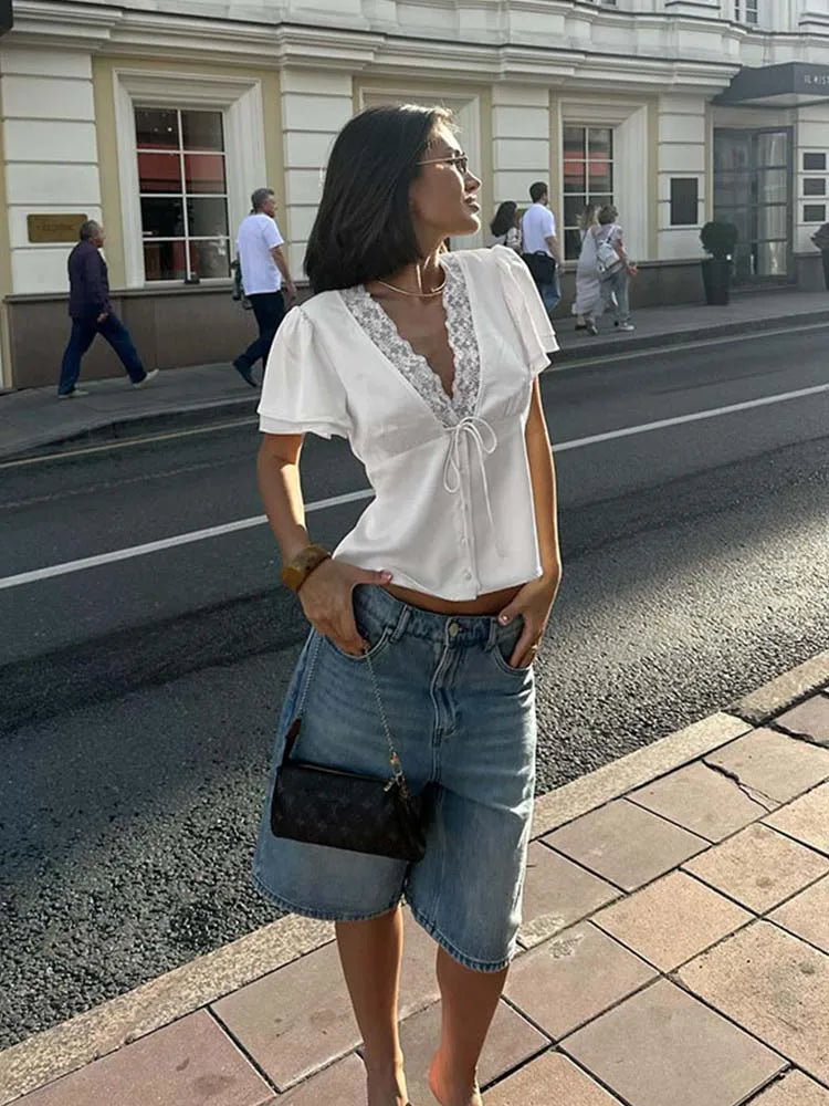 Blusa Vera de satén y encaje