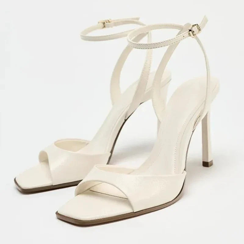 Zapatos de tacón con tira al tobillo