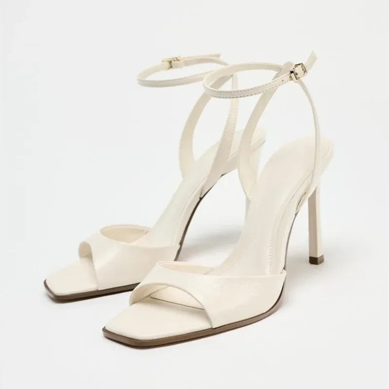 Zapatos de tacón con tira al tobillo