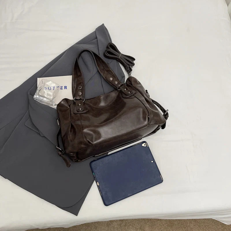 Bolso tote retro de poliuretano