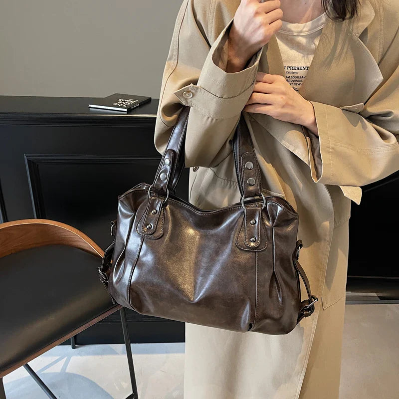 Bolso tote retro de poliuretano