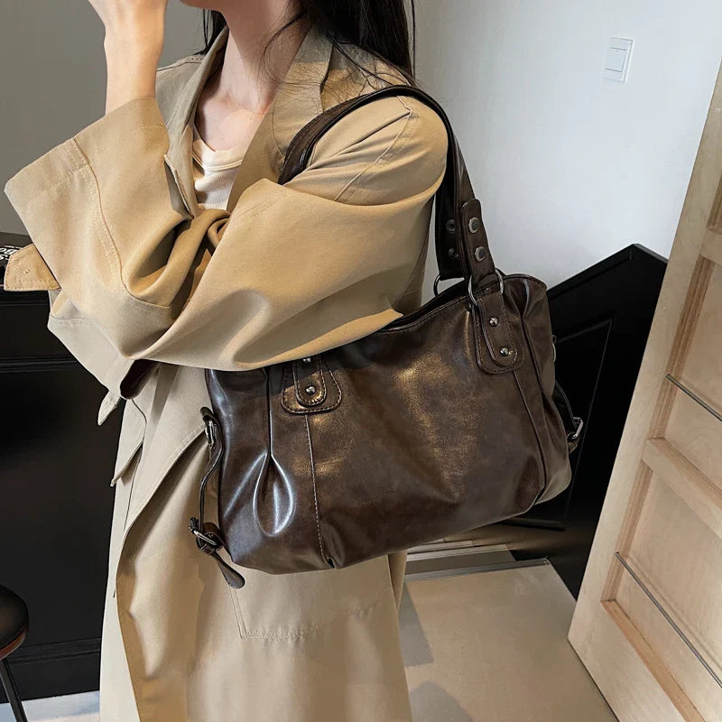Bolso tote retro de poliuretano