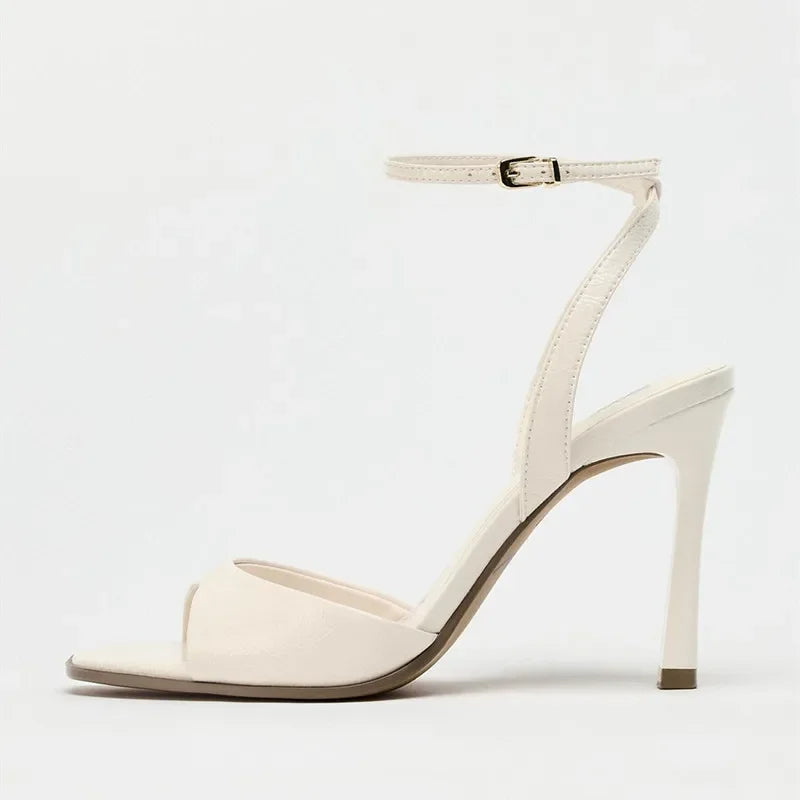 Zapatos de tacón con tira al tobillo