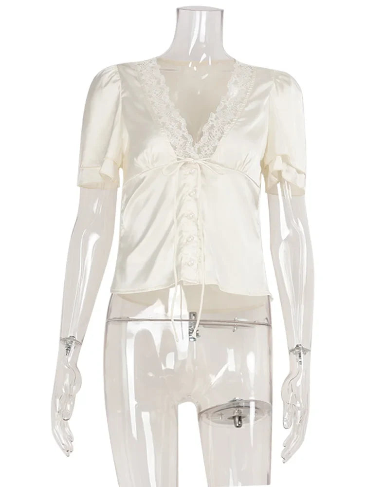 Blusa Vera de satén y encaje